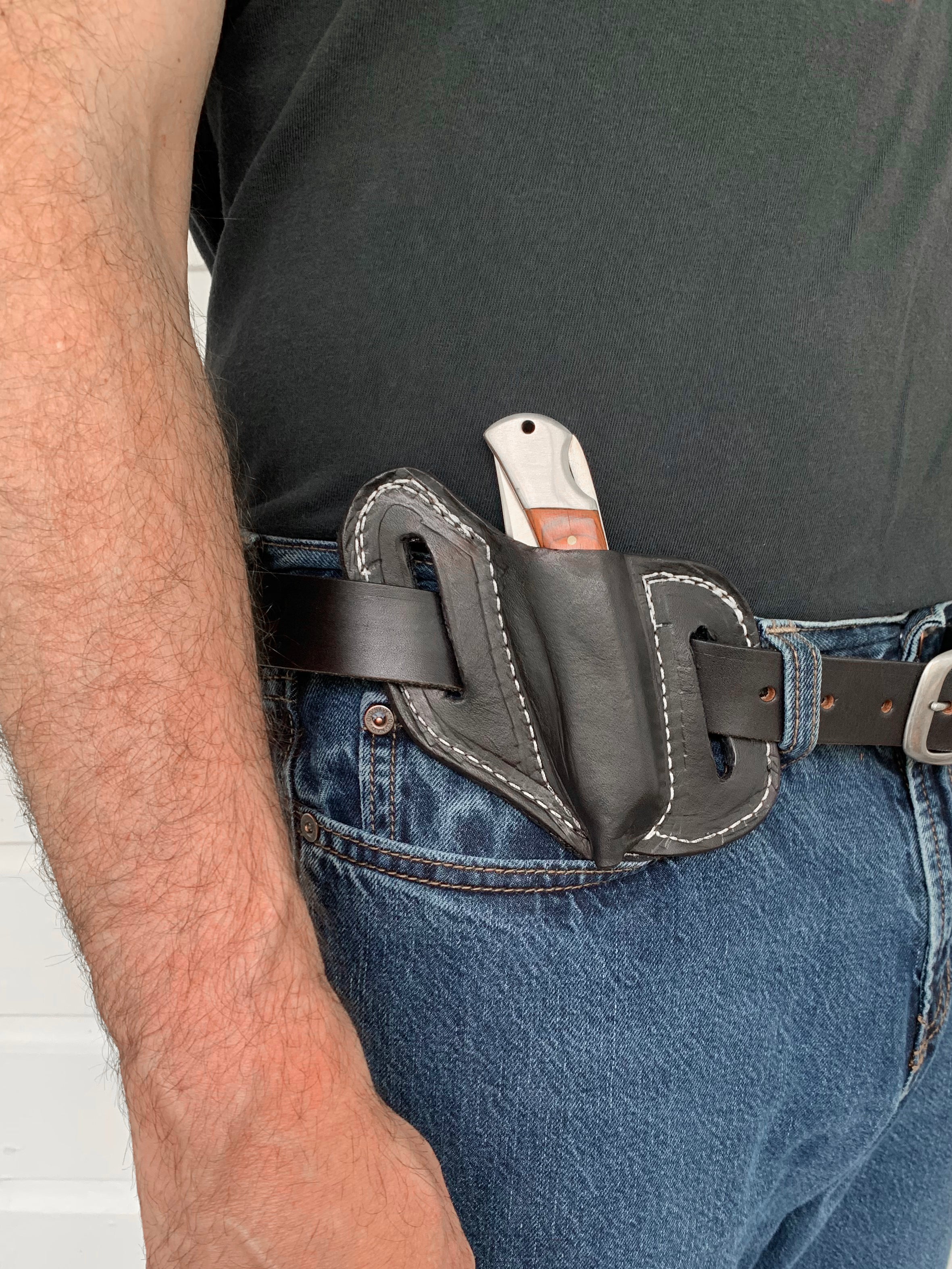 Belt knife outlet holder